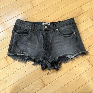 We The Free People Jean Shorts Low Waist Fray 2" Hem Button Fly Size 30 Black